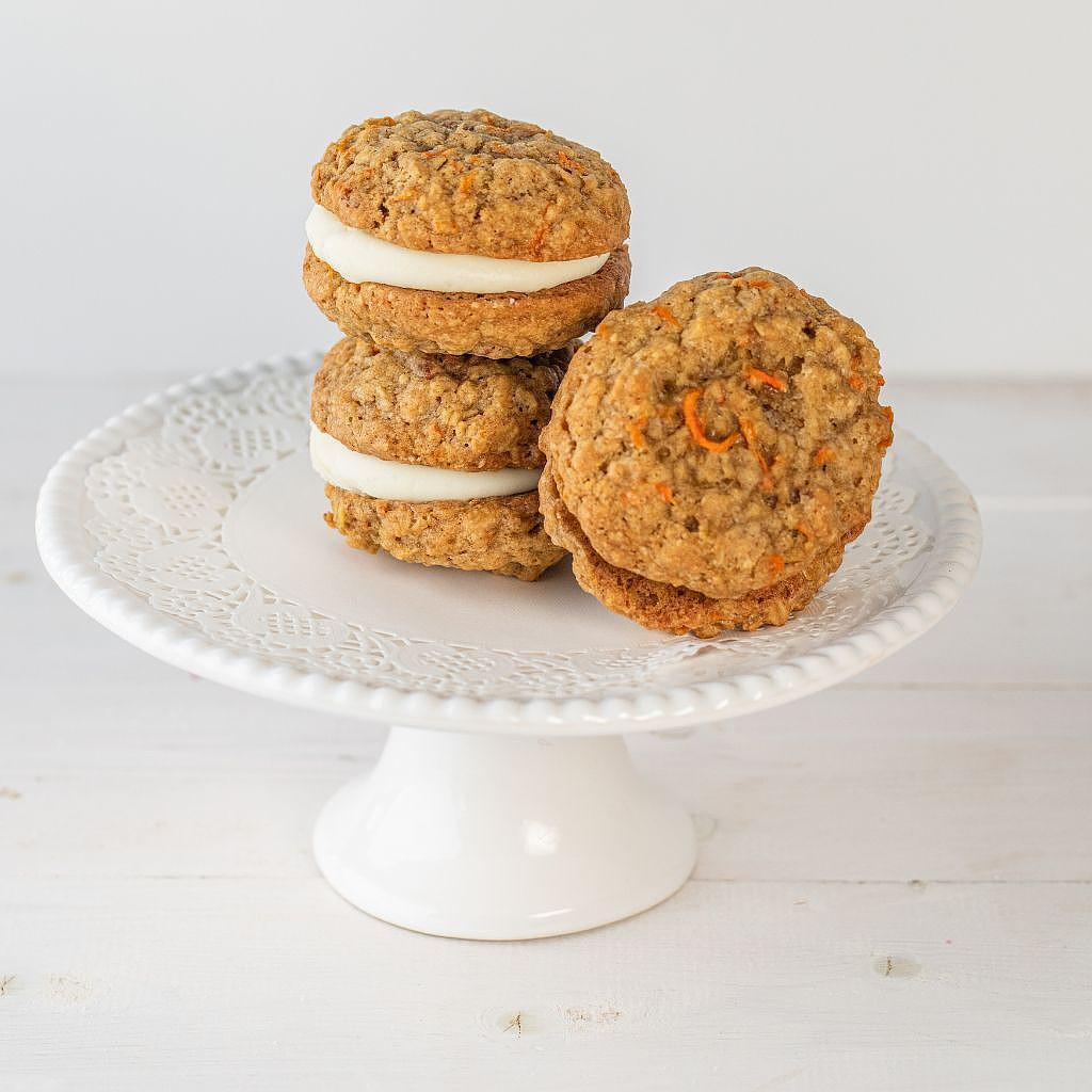 Carr-Oat Whoopie Pie