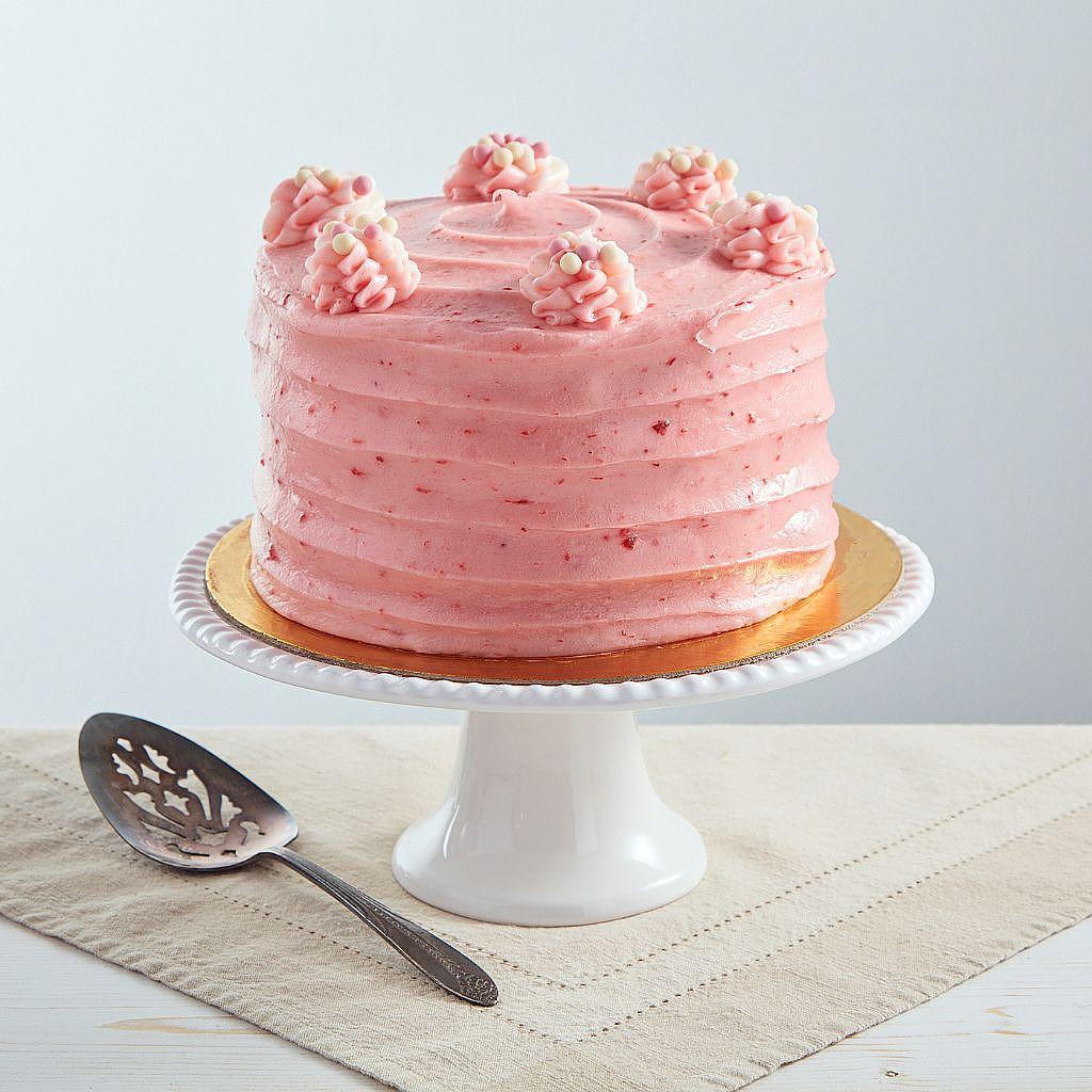 Strawberry Dream Cake, 6-inch (Nationwide Shipping)